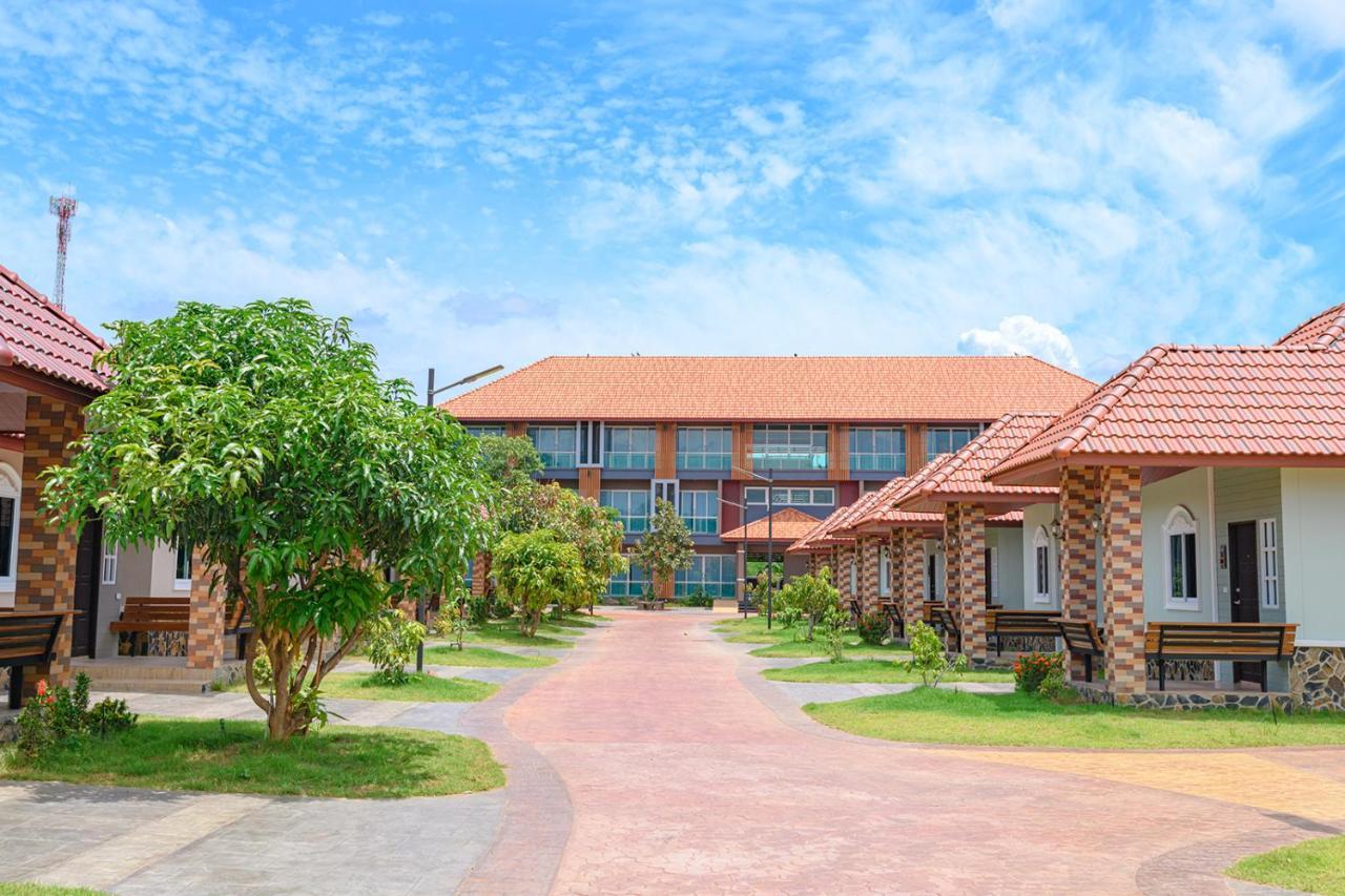 Avarin Resort Пак-Чонг Екстер'єр фото